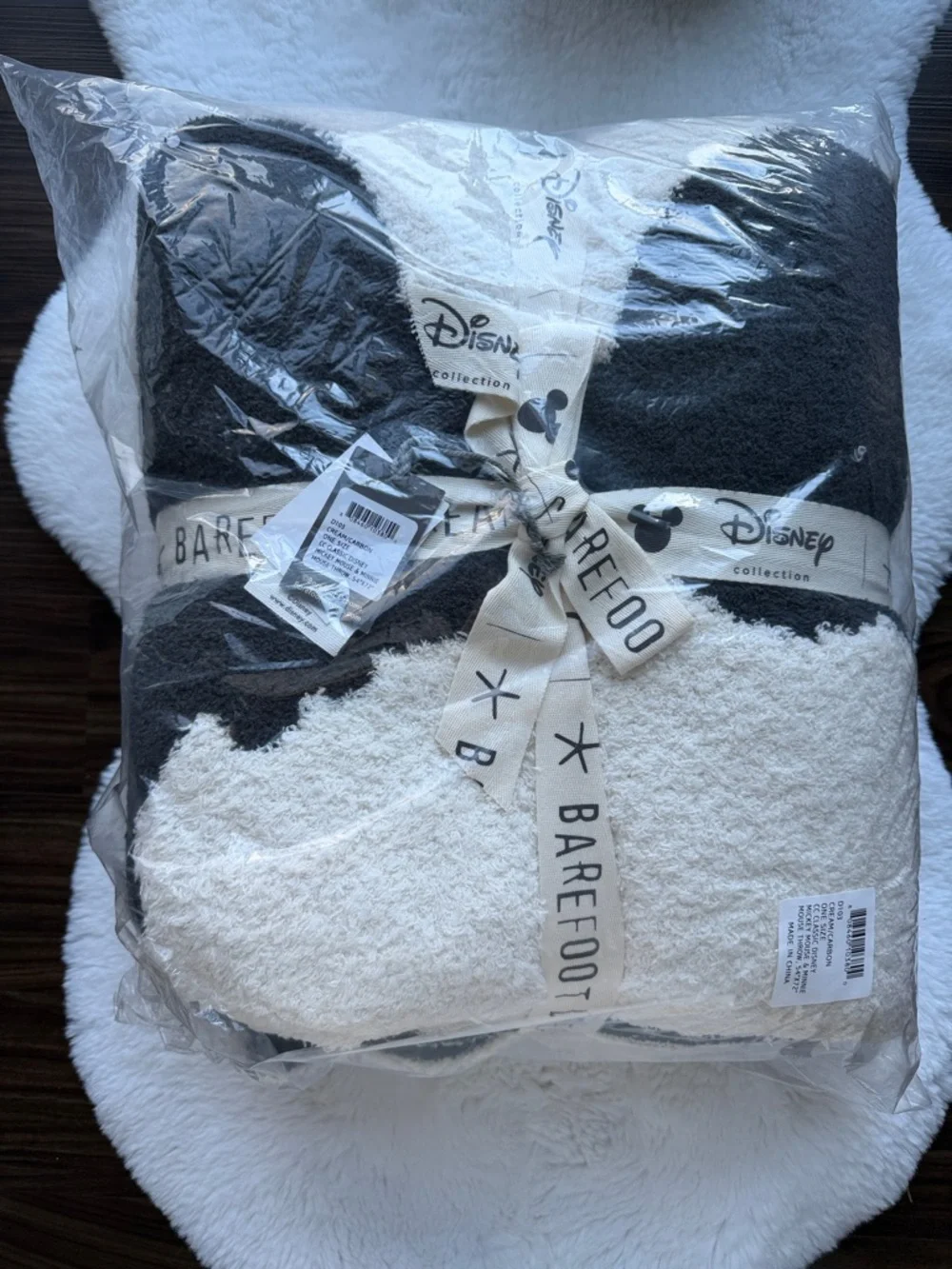NWT Barefoot Dreams CozyChic Classic Mickey & Minnie Mouse Throw Cream/Carbon